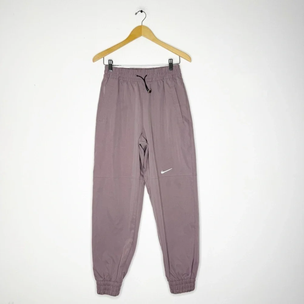Nike Women’s Relaxed Fit Jogger Pants – Mauve Purple – Size M